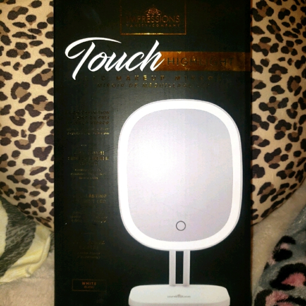 BNIB Touch Light Up Mirror (cordless!)